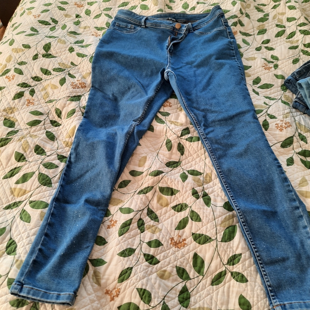 Jeans - Picture 2 of 6